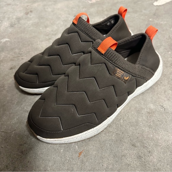 Dr. Scholl's Other - DR SCHOLL’s green slip on out and about sneaker men’s 8
